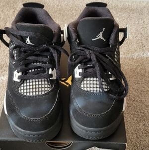 Jordan Retro 4 White Thunder